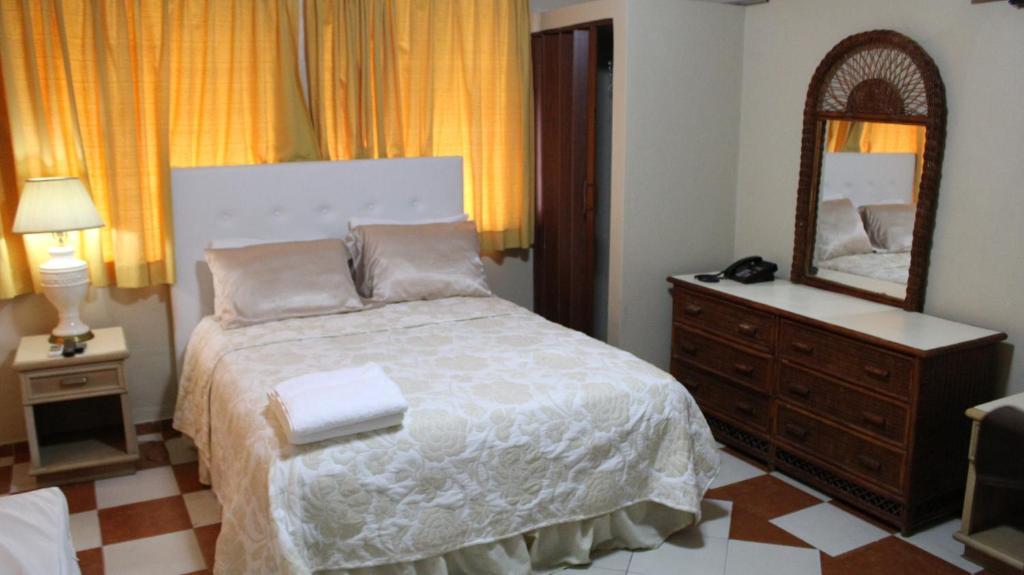 Hostal Plaza Yu Santo Domingo Exterior photo